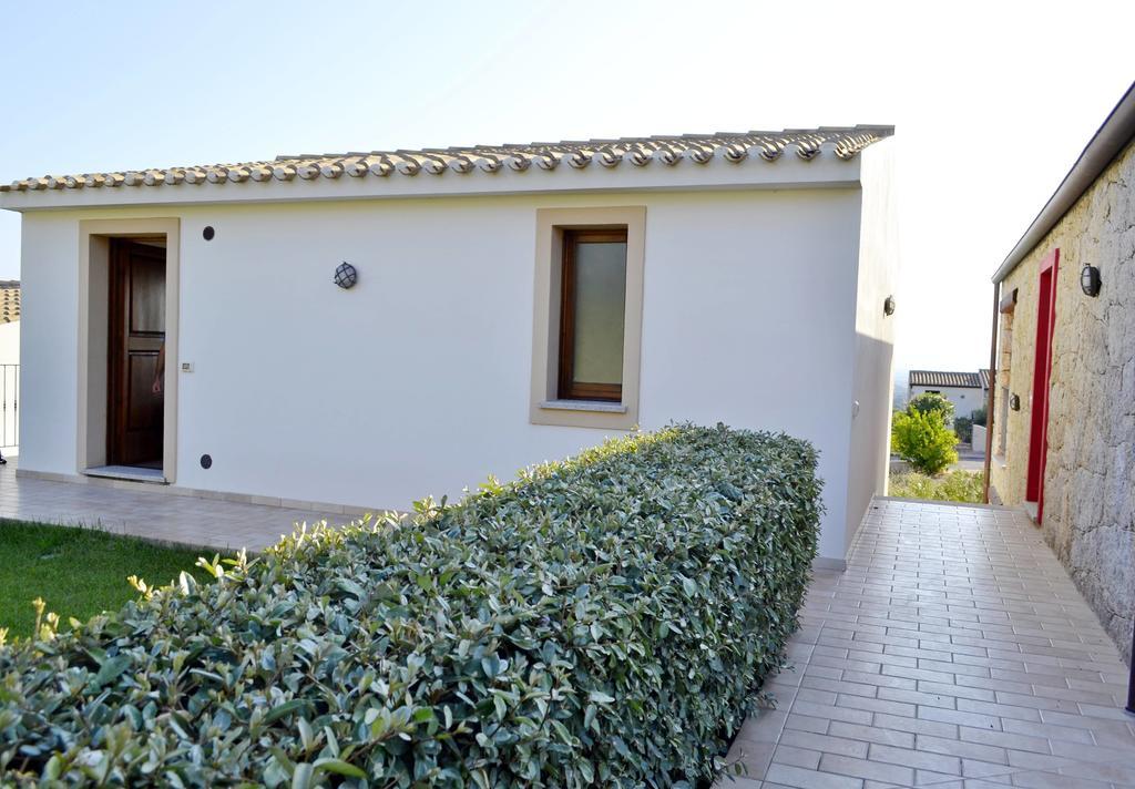 Gf Apartments La Vigna Badesi Esterno foto