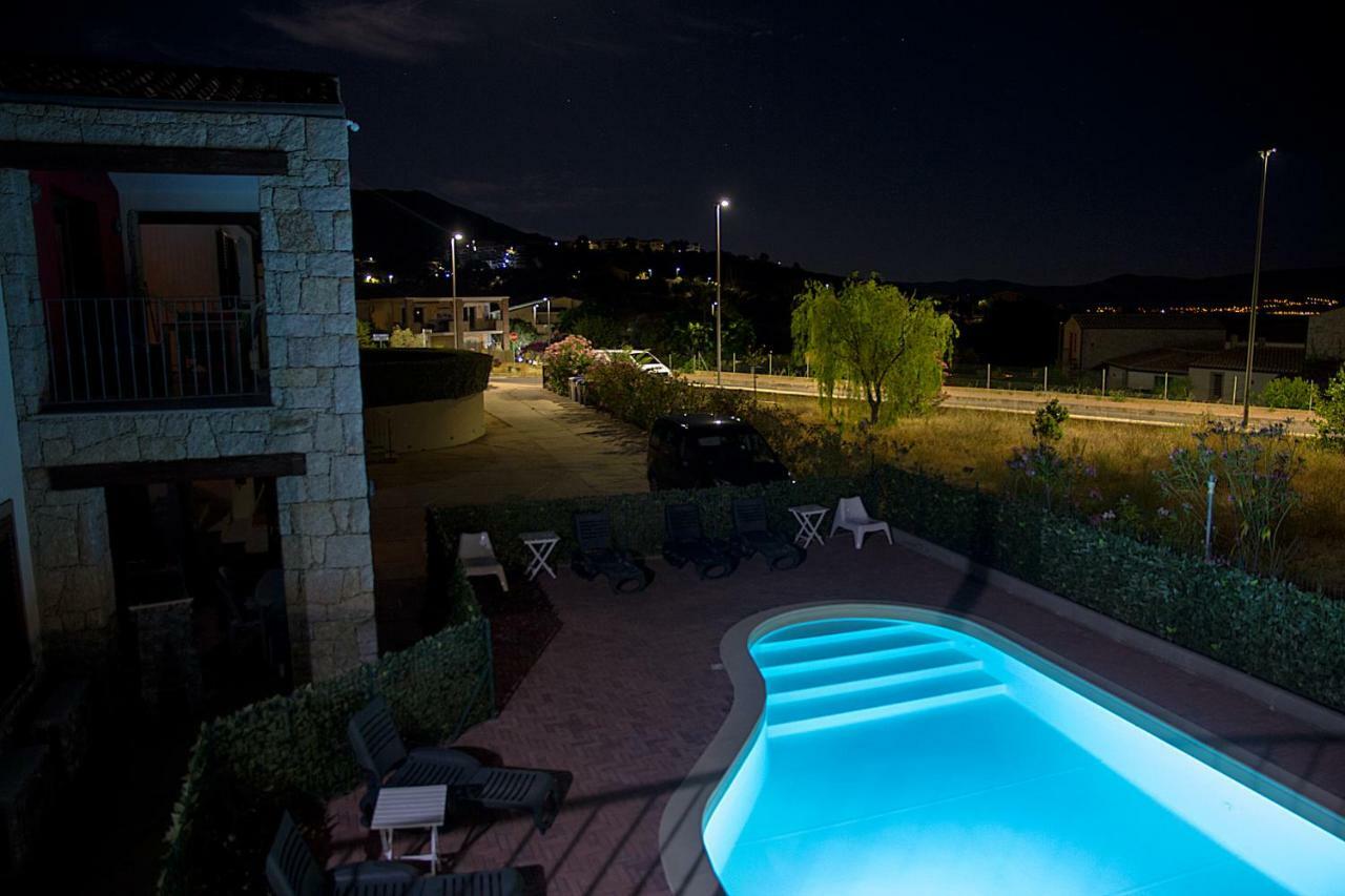 Gf Apartments La Vigna Badesi Esterno foto